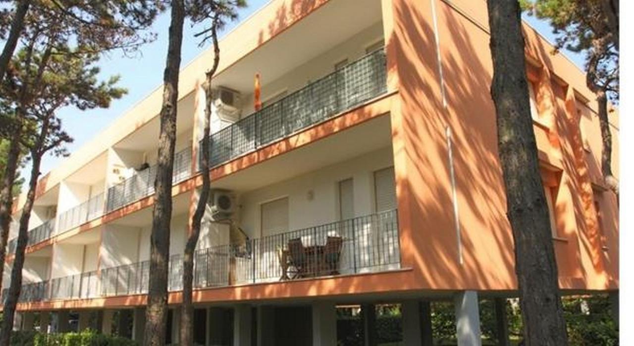 Isi Apartment Bibione Exterior foto